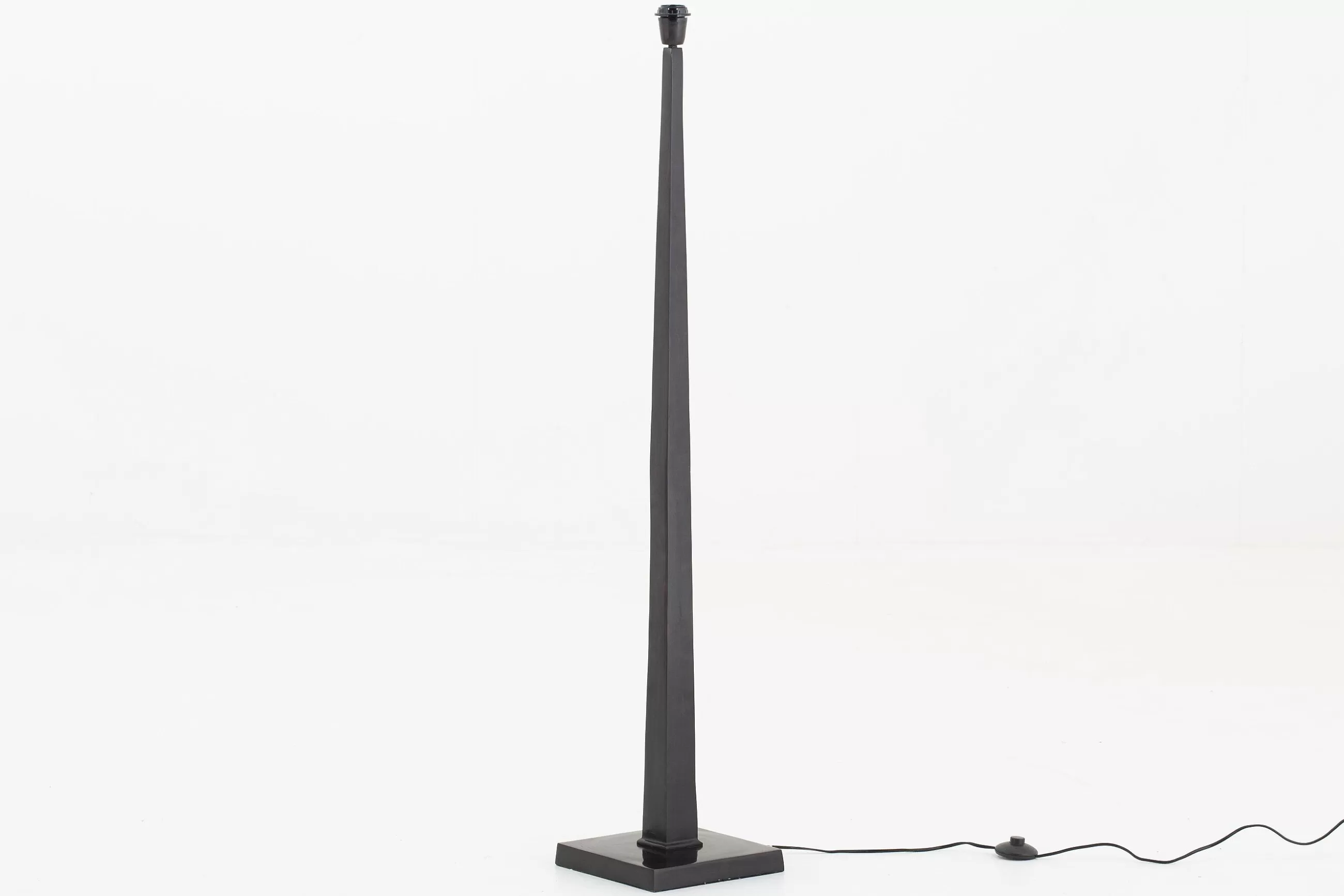 Gordes, Floor Lamp, Black, Aluminum^Flamant Clearance