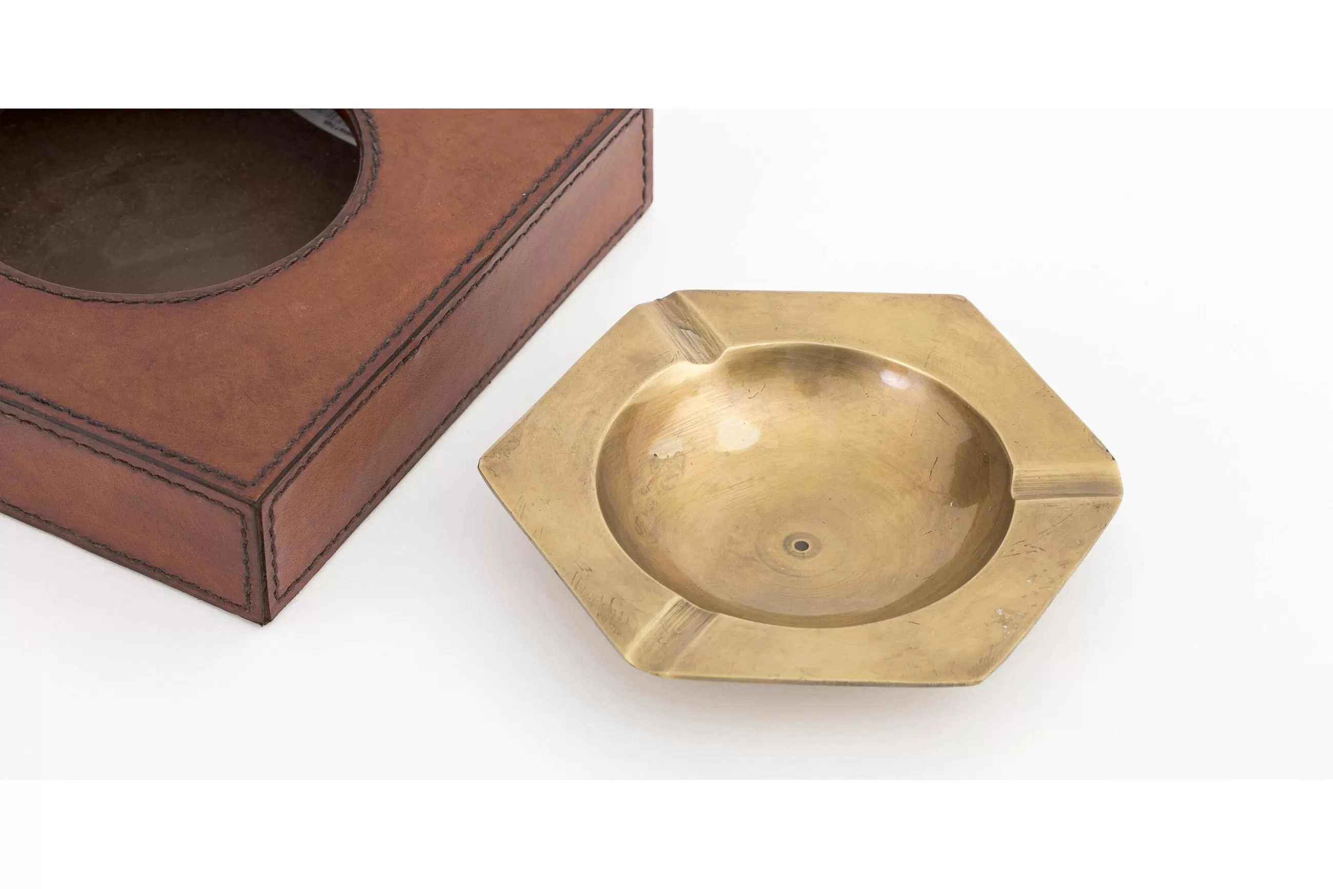 Manhattan, Ashtray, Brown Leather^Flamant New