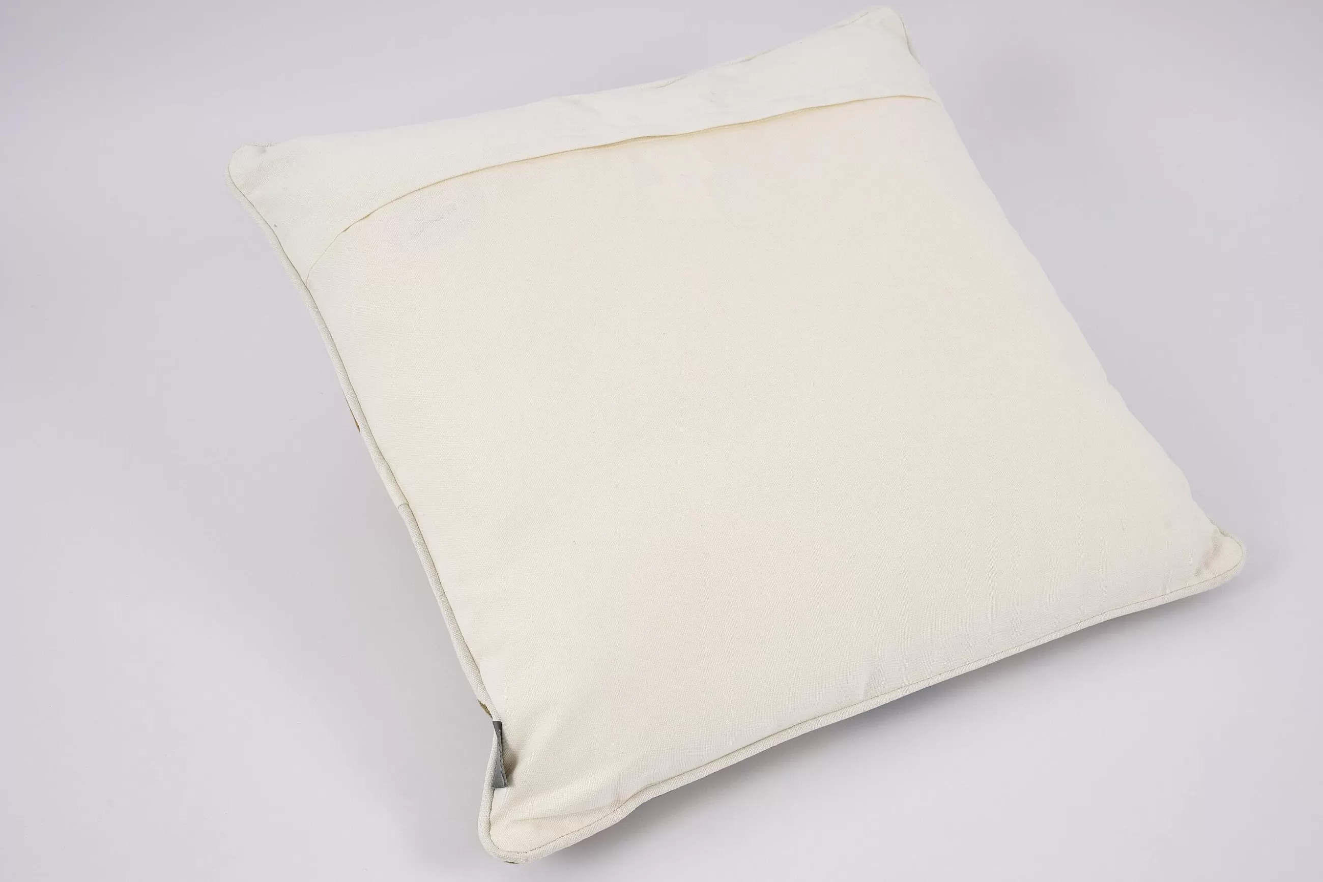 Solomon, Cushion^Flamant Online